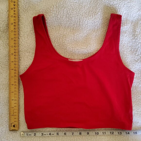 Ambiance Apparel Cropped Tank Top Medium - Picture 2 of 3